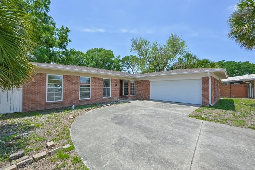 8410 LAVA PLACE TAMPA, FL 33615