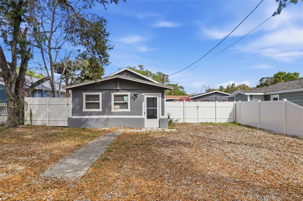 920 E ANNIE STREET TAMPA, FL 33612