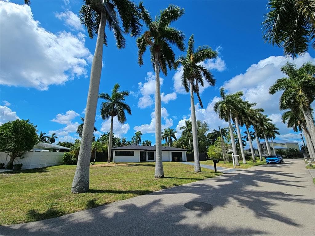 112 BAYSHORE DRIVE CAPE CORAL, FL 33904
