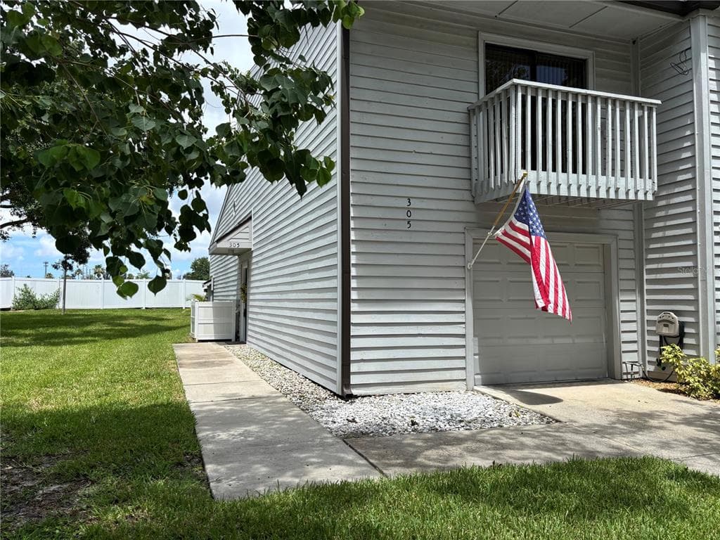 6492 92ND PLACE N UNIT 305 PINELLAS PARK, FL 33782