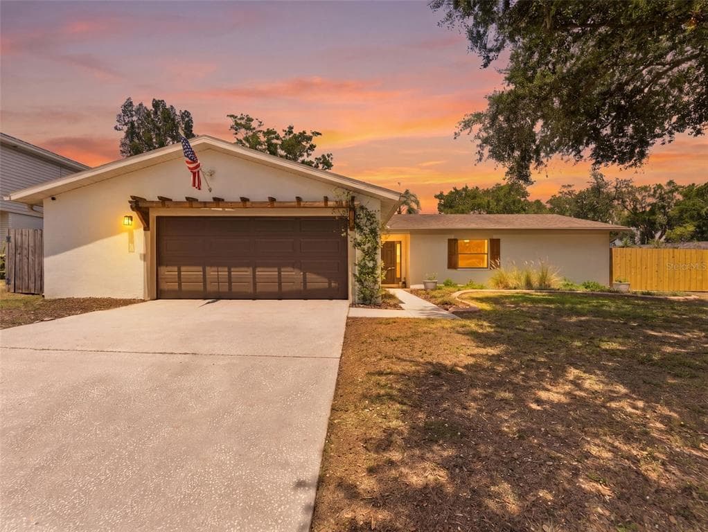 605 VALLEY HILL DRIVE BRANDON, FL 33510