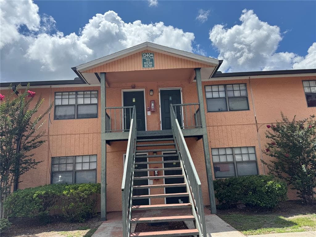 12404 HIBISCUS OAK PLACE UNIT 202 TAMPA, FL 33612