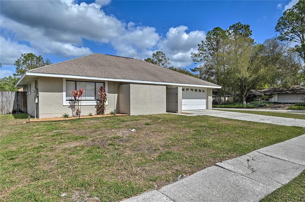 5120 NASHVILLE DRIVE TAMPA, FL 33624