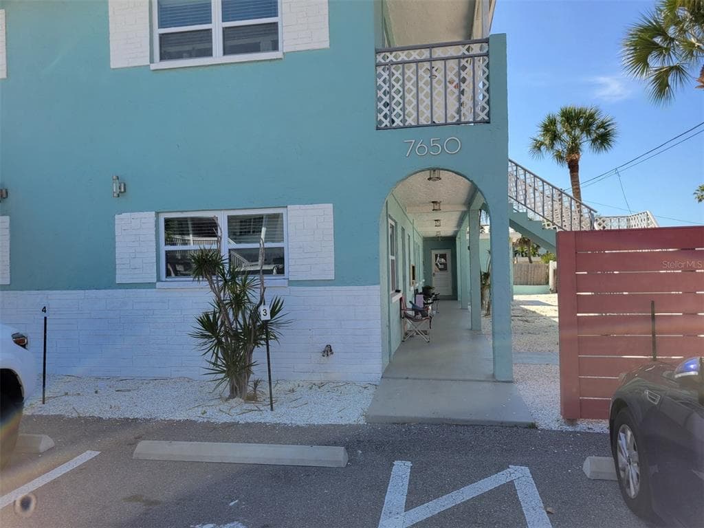 7650 COQUINA WAY UNIT 3 ST PETE BEACH, FL 33706
