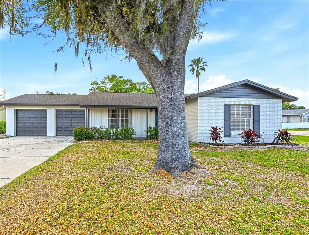 18320 DOLLY BROOK LANE LUTZ, FL 33549