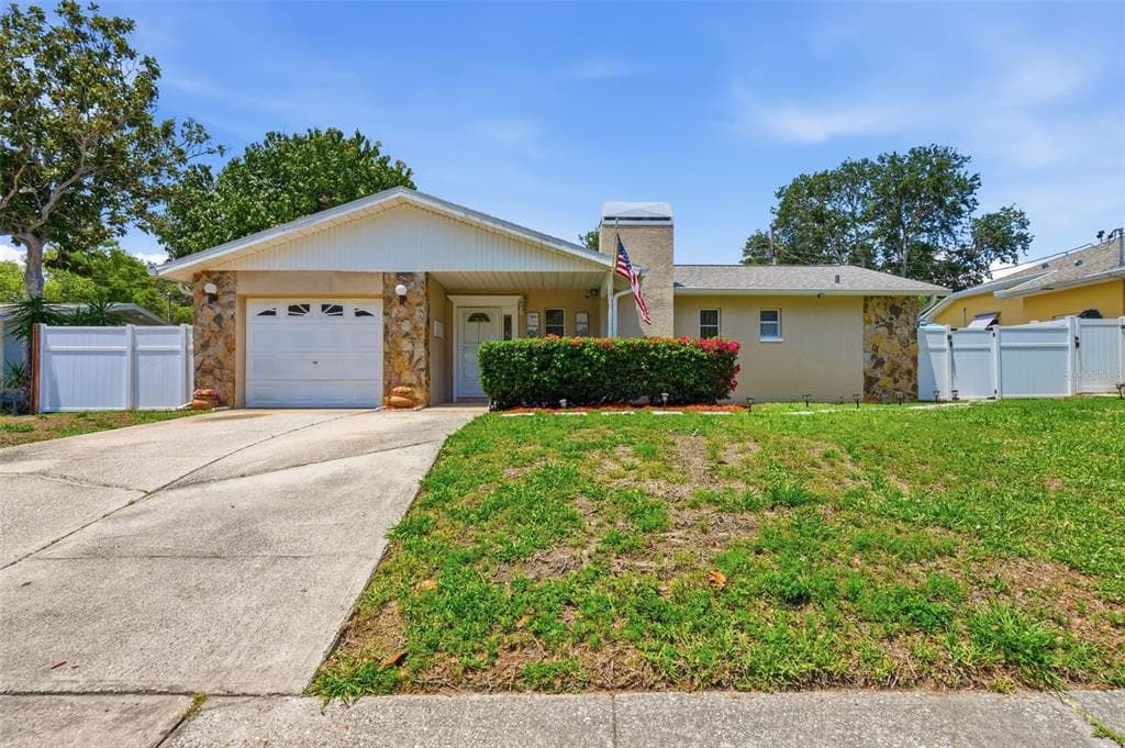 1008 CONNECTICUT ROAD TARPON SPRINGS, FL 34689