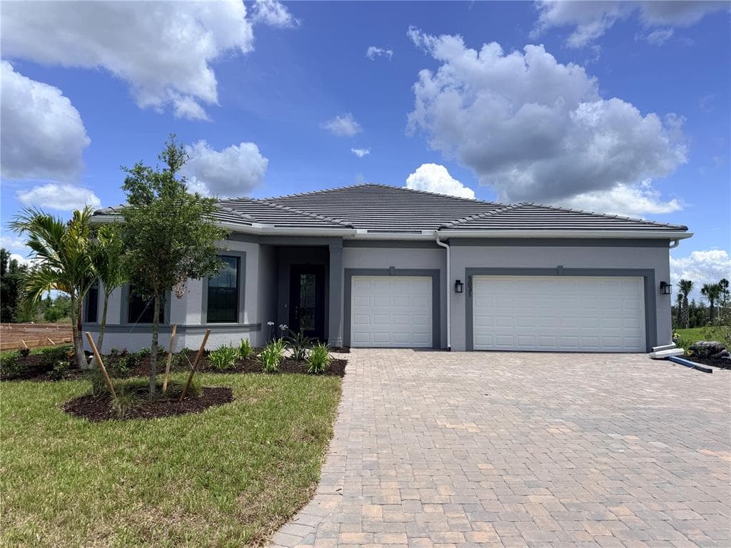 5031 GOLDEN SHORE COURT LAKEWOOD RANCH, FL 34211
