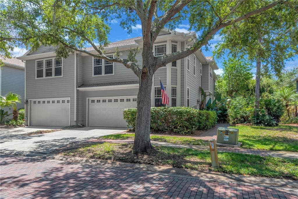 2852 BAYSHORE TRAILS DR TAMPA, FL 33611