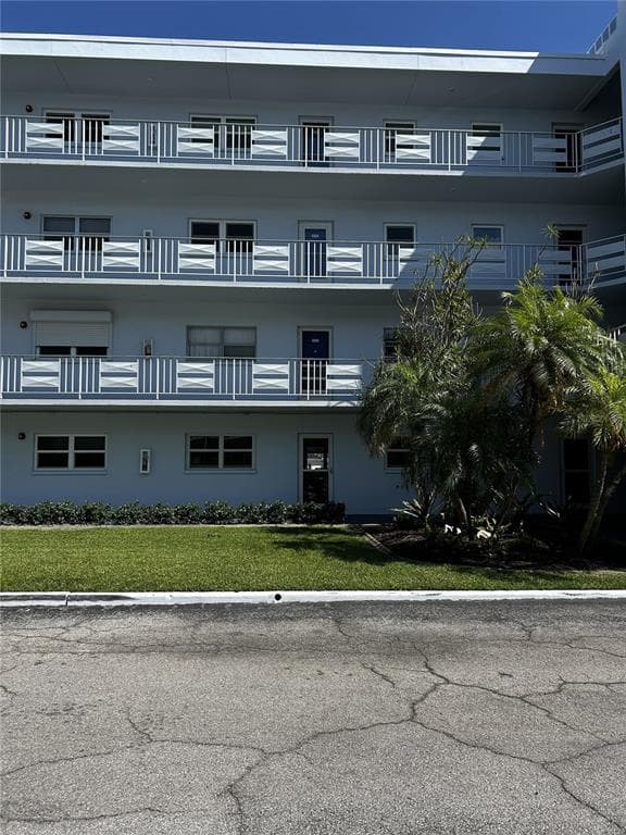 5555 GULF BOULEVARD UNIT 310 ST PETE BEACH, FL 33706