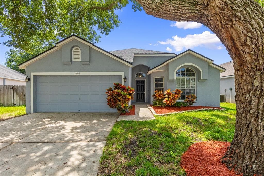 8606 FAWN CREEK DRIVE TAMPA, FL 33626