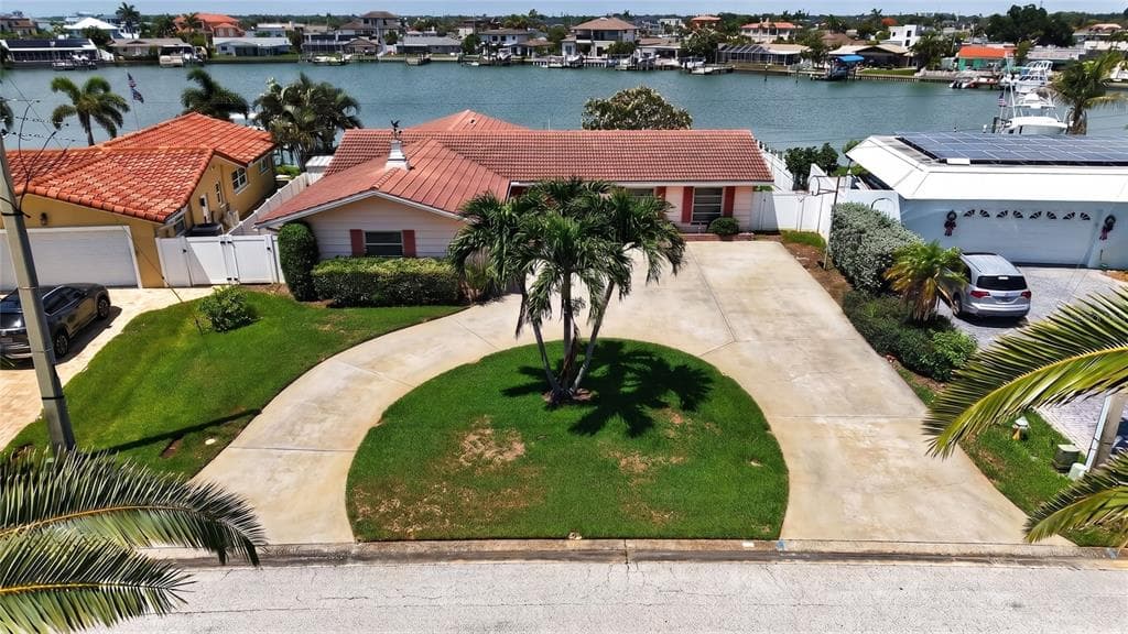 7957 10TH AVENUE S ST PETERSBURG, FL 33707