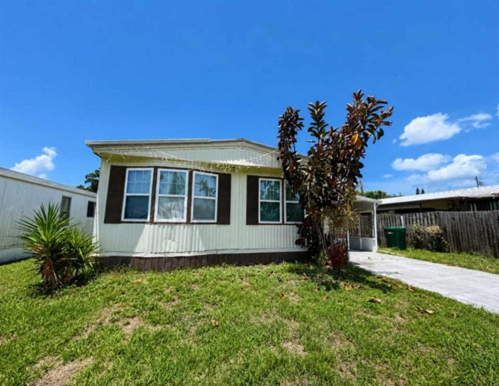 1925 MARY LANE HOLIDAY, FL 34690