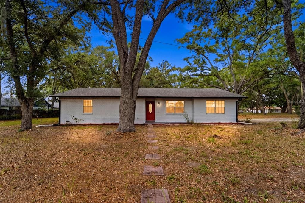 1918 SYDNEY ROAD VALRICO, FL 33594