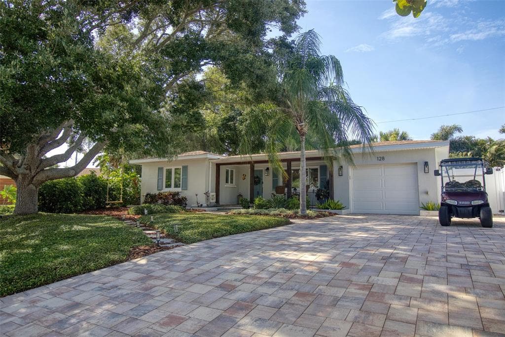128 EDGEWATER TERRACE DUNEDIN, FL 34698