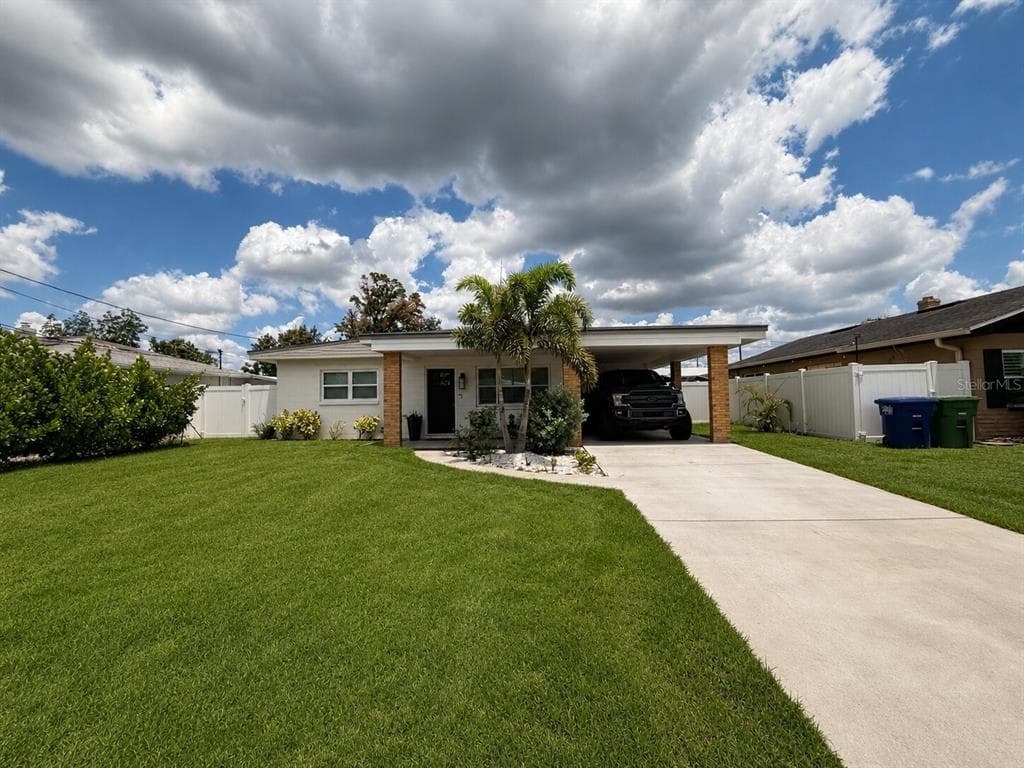 4903 N TAMPANIA AVENUE TAMPA, FL 33614