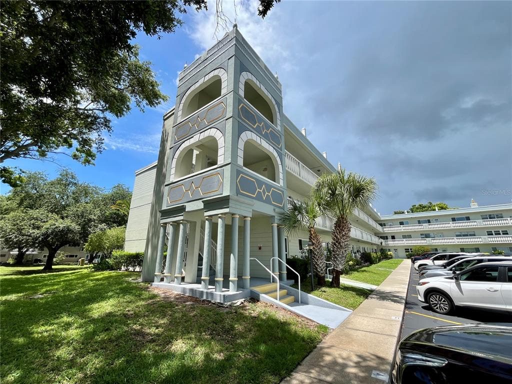 2292 COSTA RICAN DRIVE UNIT 22 CLEARWATER, FL 33763