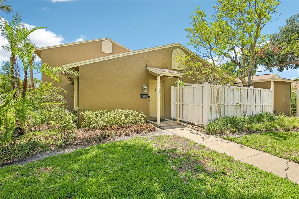 7602 CORTEZ COURT TAMPA, FL 33615