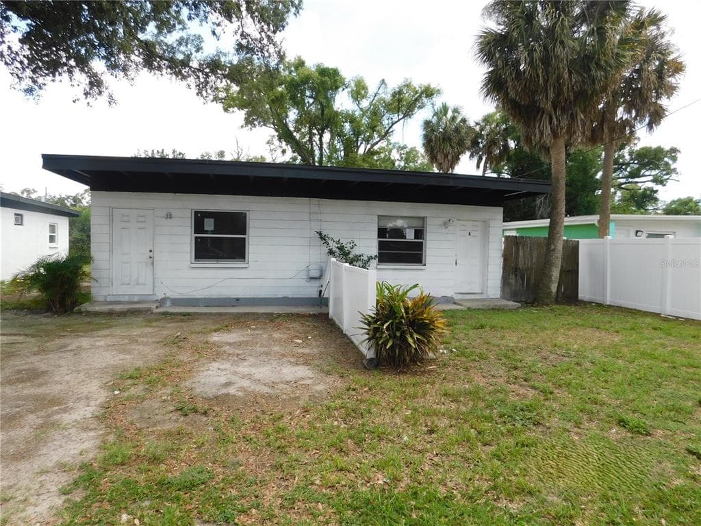 913 E 122ND AVENUE TAMPA, FL 33612