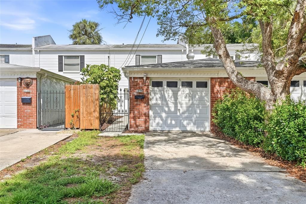 109 S LAUBER WAY UNIT B TAMPA, FL 33609