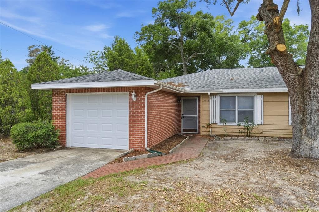8124 OMAHA CIRCLE SPRING HILL, FL 34606