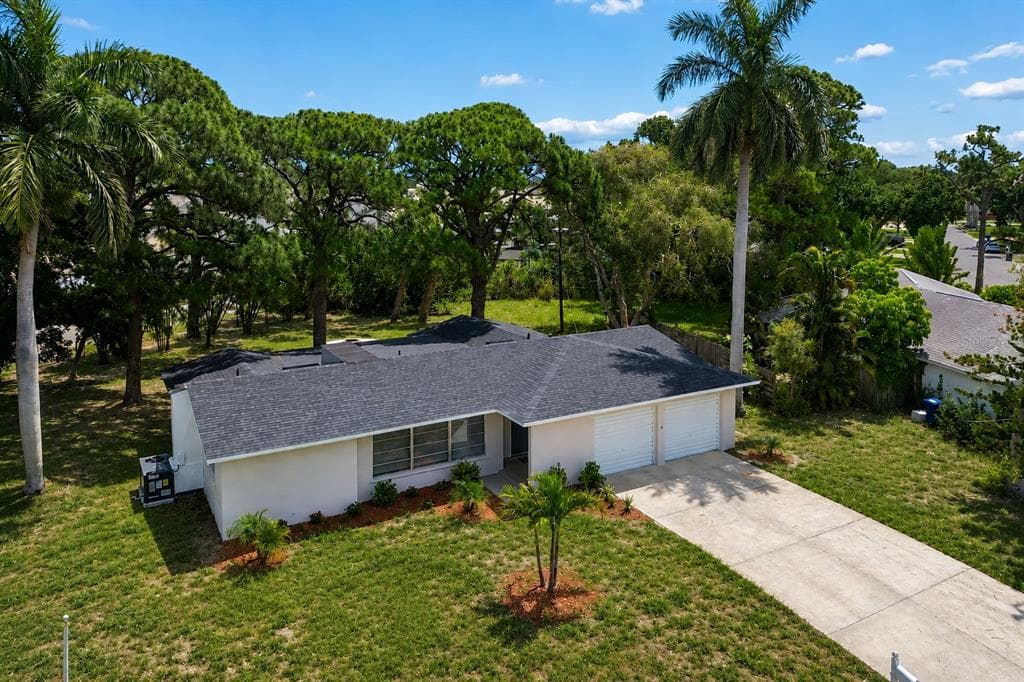6116 7TH AVENUE DRIVE W BRADENTON, FL 34209