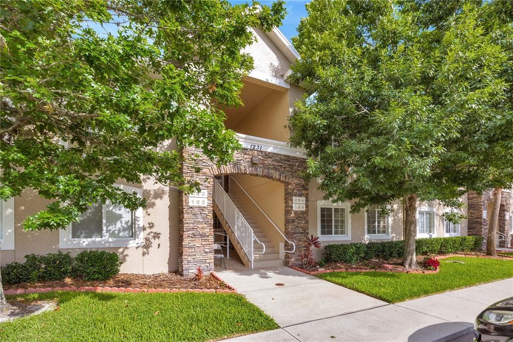 1231 GODAVARI WAY UNIT 203 WESLEY CHAPEL, FL 33543