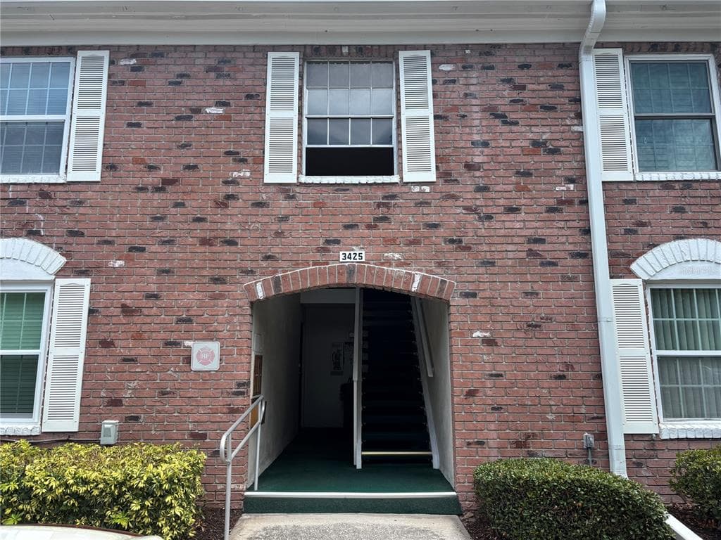3425 41ST TERRACE S UNIT 203 ST PETERSBURG, FL 33711