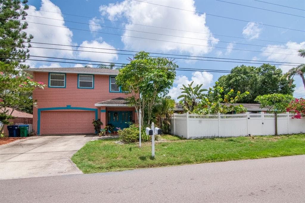 10532 67TH AVENUE SEMINOLE, FL 33772