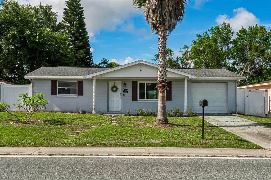 7024 FOX HOLLOW DRIVE PORT RICHEY, FL 34668