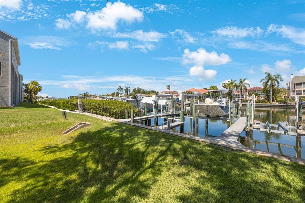 1125 PINELLAS BAYWAY S UNIT 305