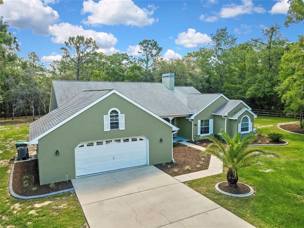4797 N LENA DRIVE