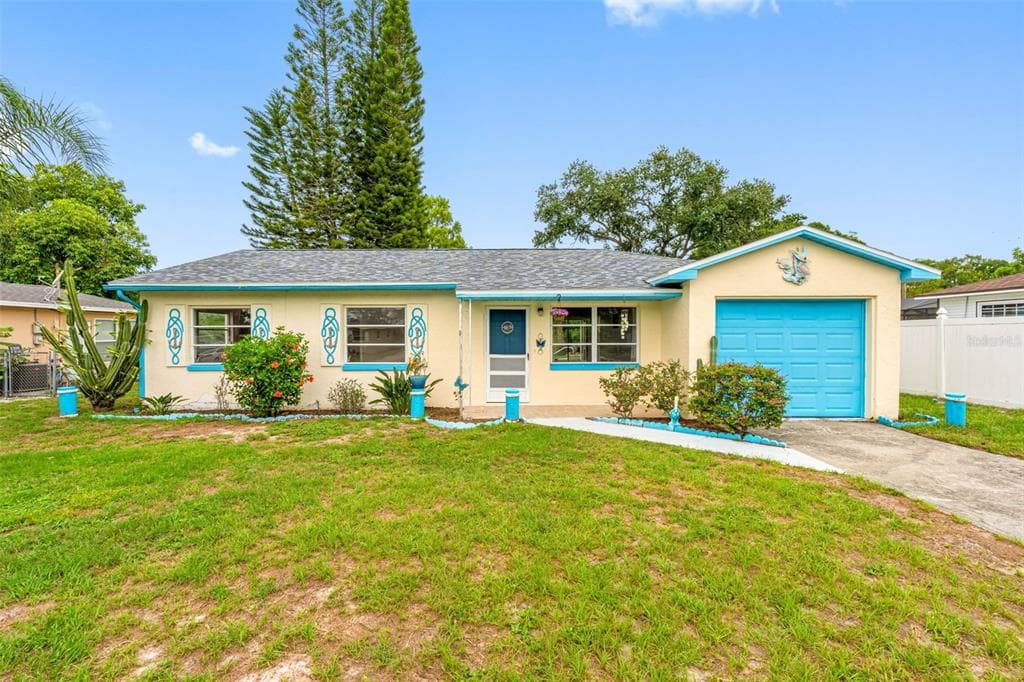 126 W GRAPEFRUIT CIRCLE CLEARWATER, FL 33759