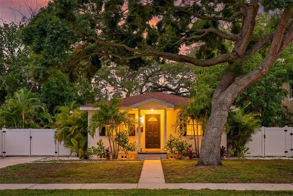 824 59TH AVE NE ST PETERSBURG, FL 33703
