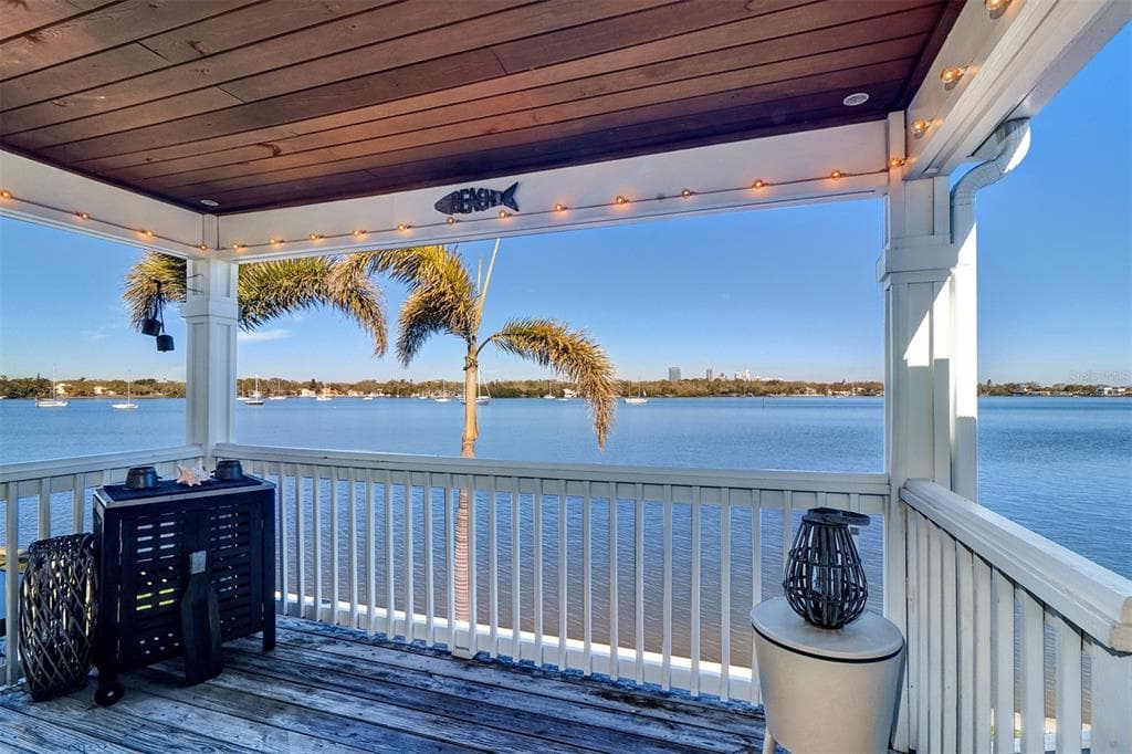 225 POMPANO DRIVE SE UNIT C ST PETERSBURG, FL 33705