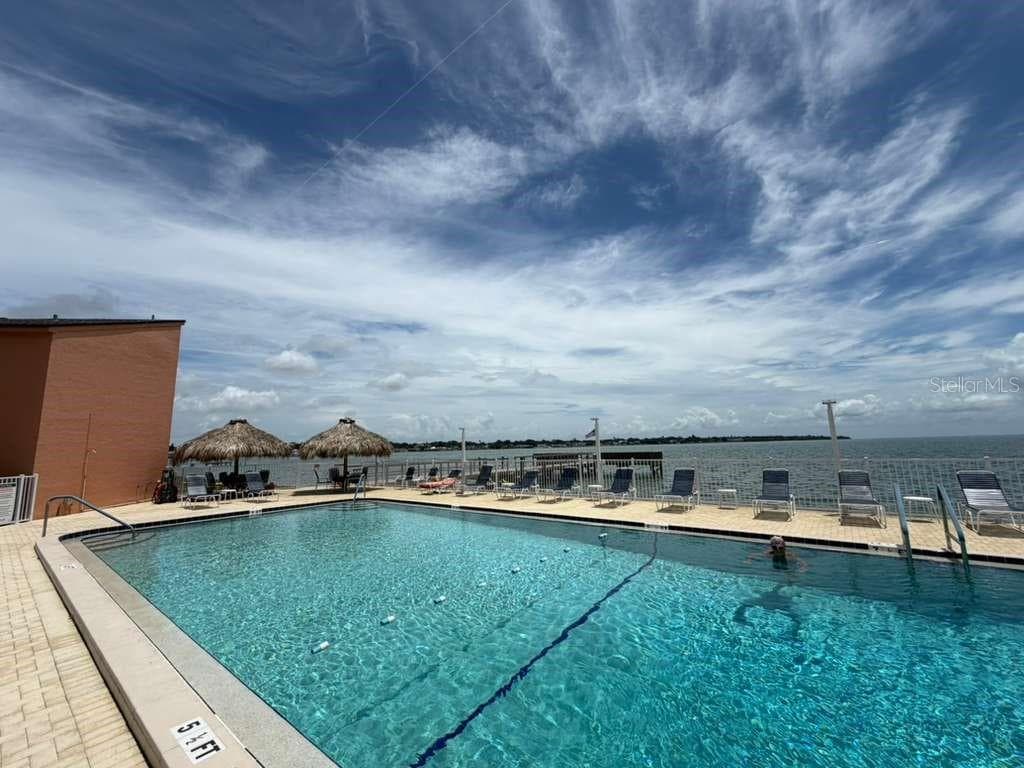 7432 SUNSHINE SKYWAY LANE S UNIT 206 ST PETERSBURG, FL 33711