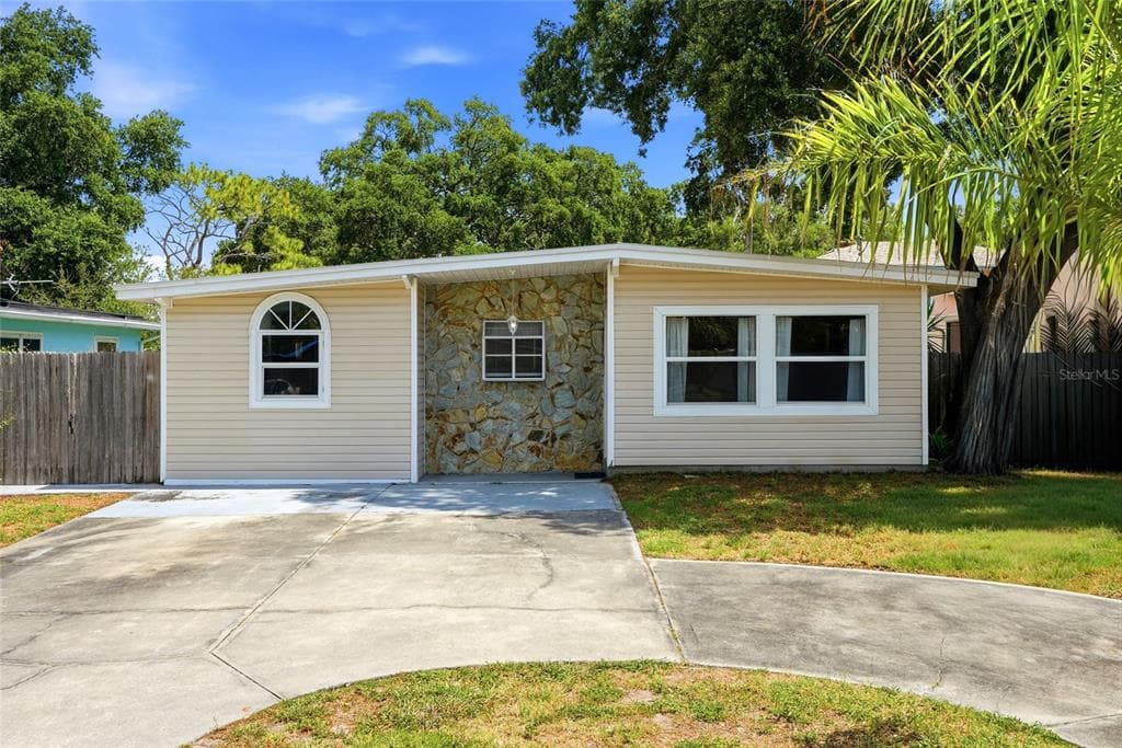 5405 10TH AVENUE S GULFPORT, FL 33707