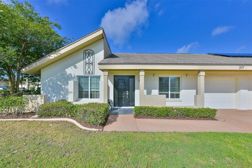 207 ISLIP WAY SUN CITY CENTER, FL 33573
