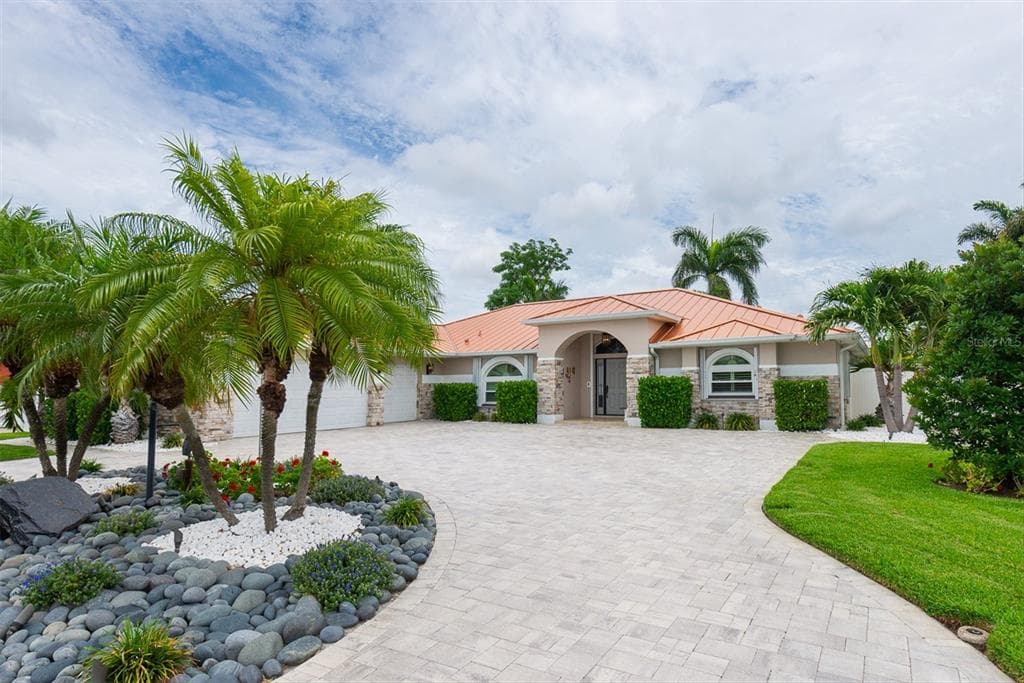 7759 CARVER COURT SEMINOLE, FL 33772