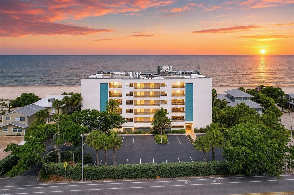 420 GULF BOULEVARD UNIT 202 INDIAN ROCKS BEACH, FL 33785