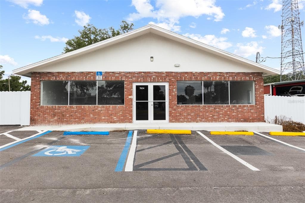 7604 E BROADWAY AVENUE TAMPA, FL 33619