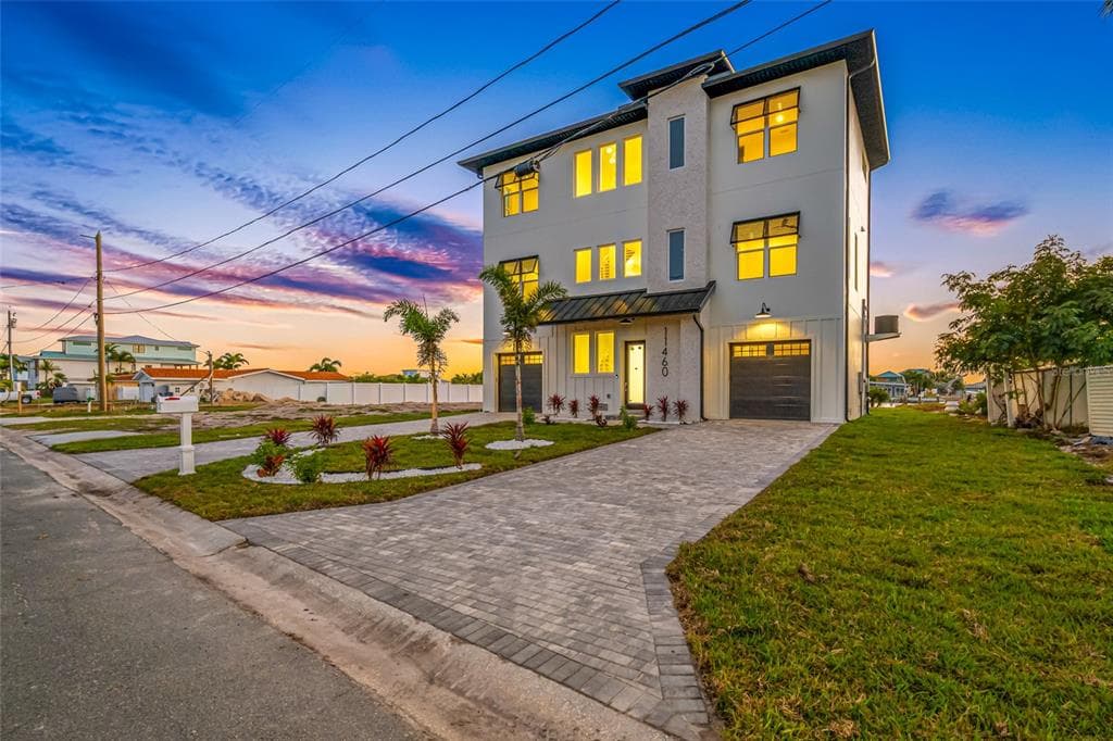 11460 7TH STREET E TREASURE ISLAND, FL 33706