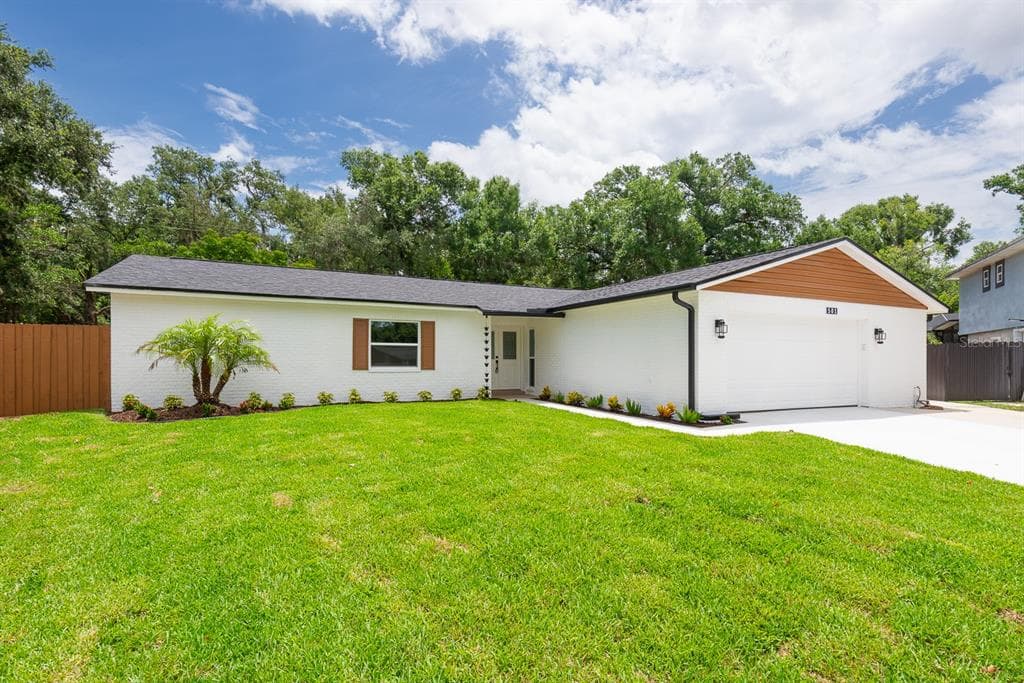 501 HILLPINE WAY