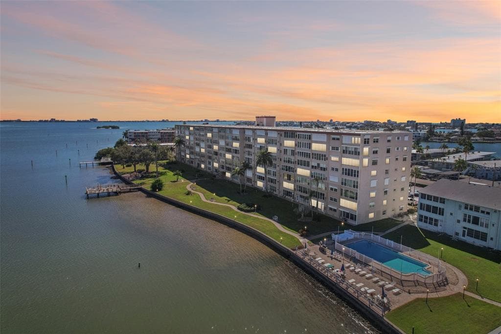 1847 SHORE DRIVE S UNIT 711 SOUTH PASADENA, FL 33707