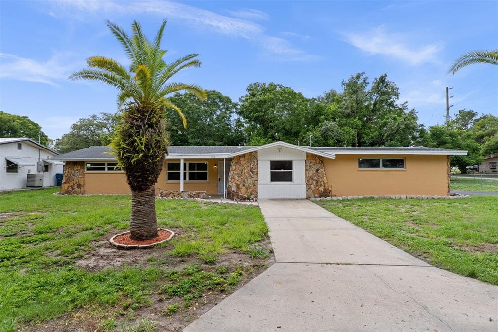 4104 ARROWHEAD AVENUE SPRING HILL, FL 34606