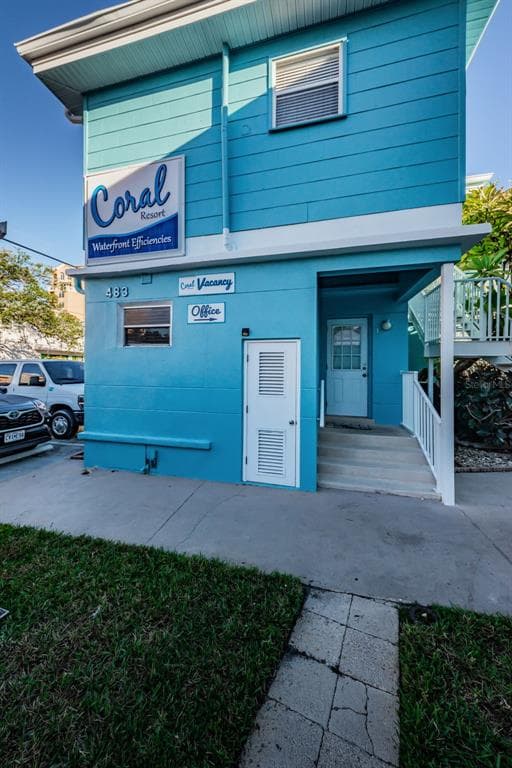483 E SHORE DRIVE UNIT A4 CLEARWATER BEACH, FL 33767