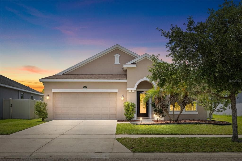 3851 PACENTE LOOP WESLEY CHAPEL, FL 33543