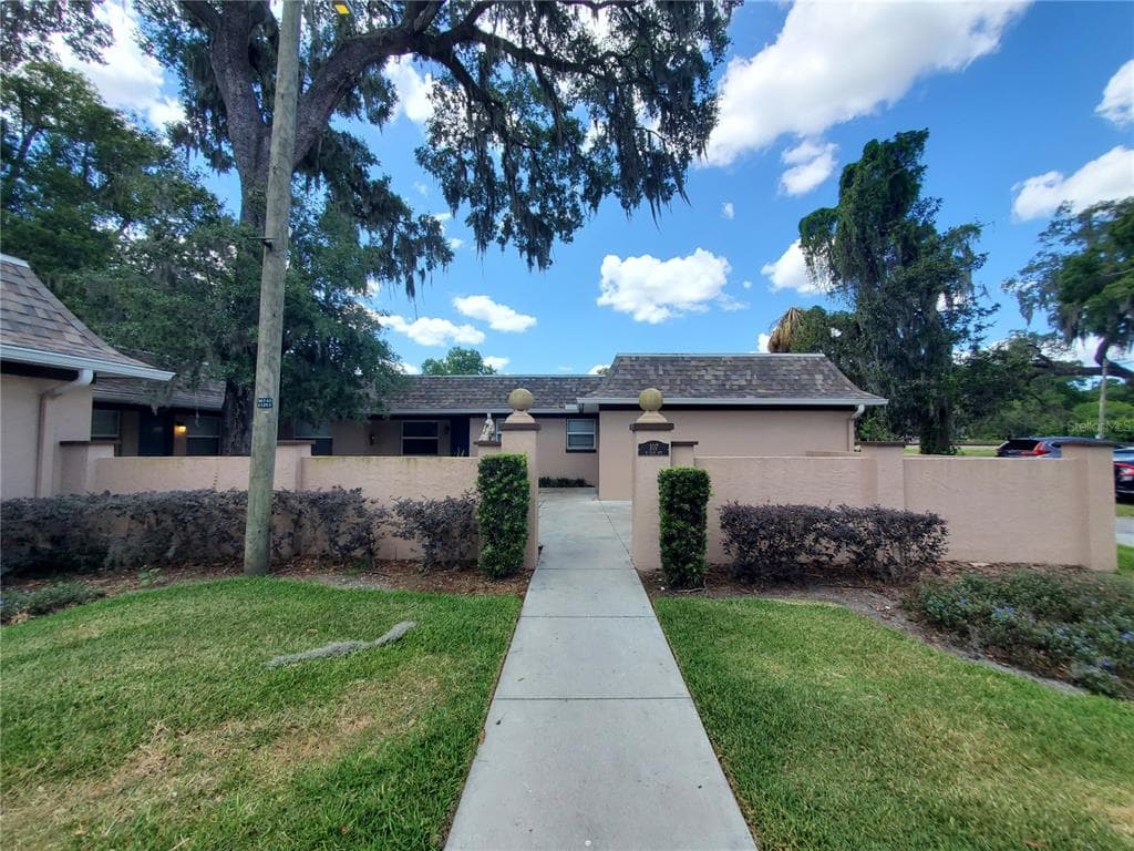 107 W CLAY AVENUE UNIT 2 BRANDON, FL 33510