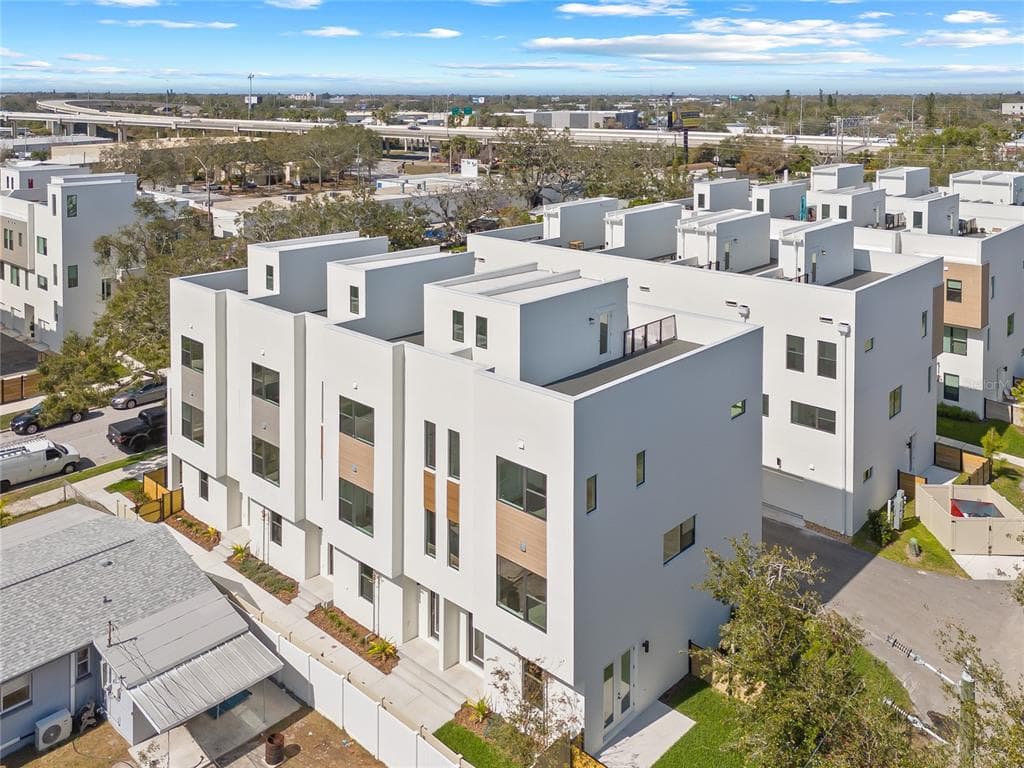 305 15TH STREET N ST PETERSBURG, FL 33705