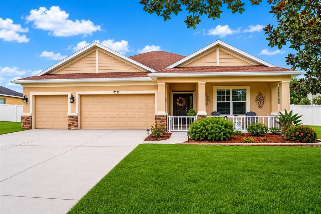 17539 BUCKINGHAM GARDEN DRIVE LITHIA, FL 33547
