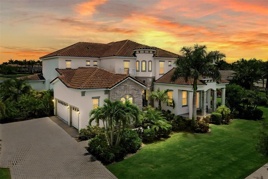 823 MANNS HARBOR DRIVE